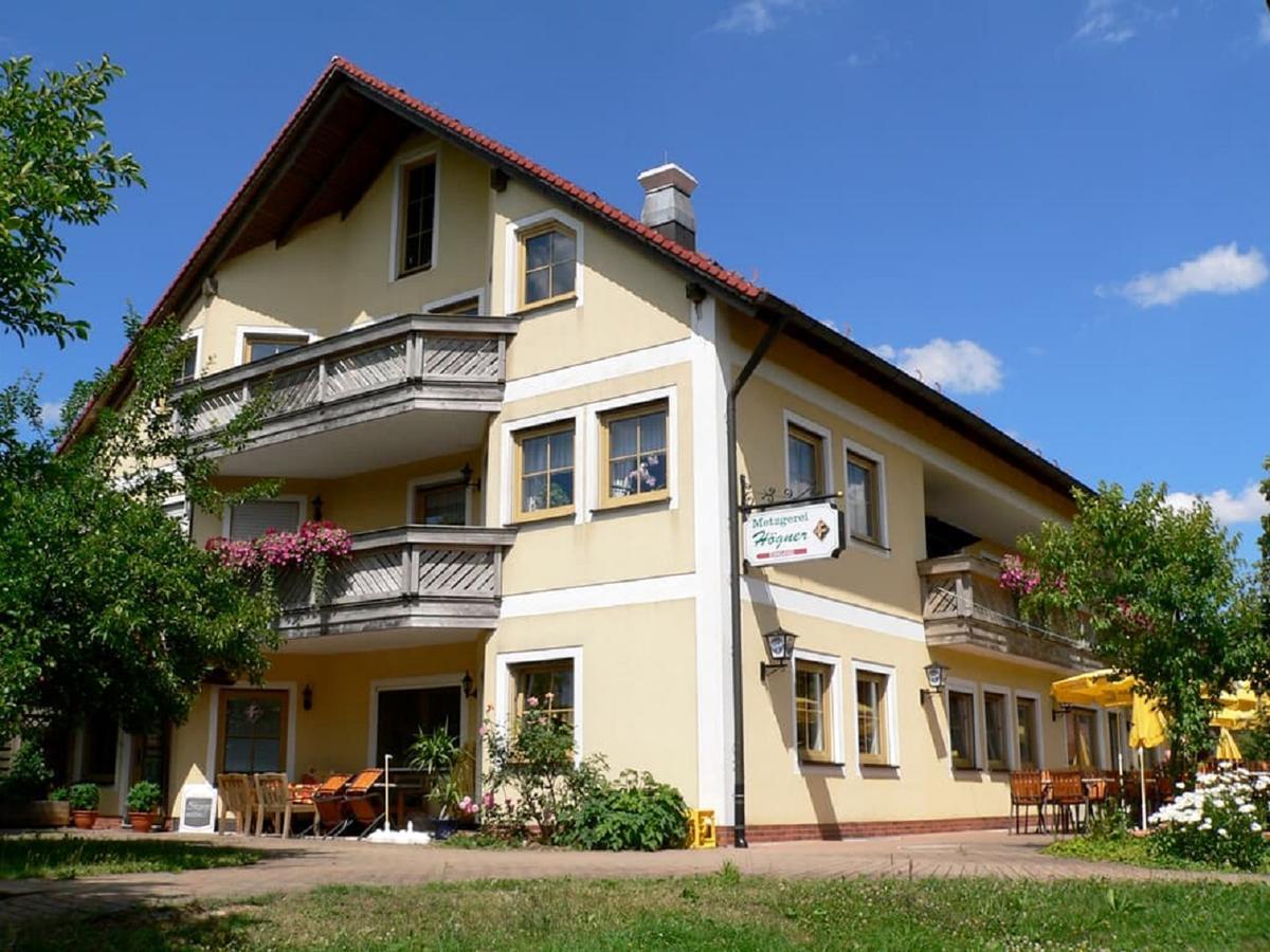 Landgasthof Zum Schloss 比格兰 外观 照片